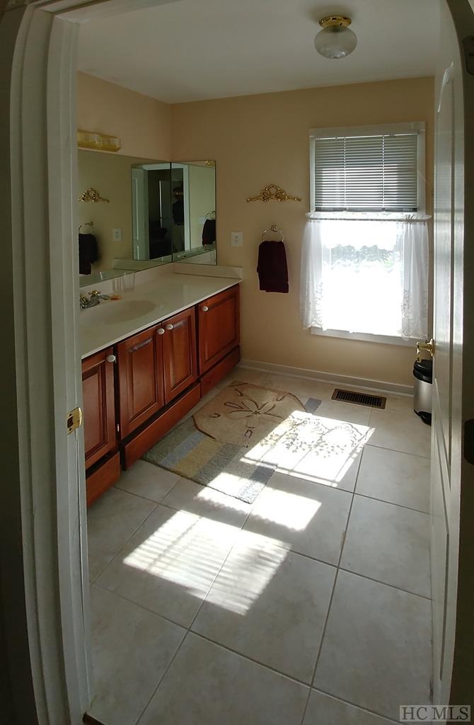 435 Satulah Ridge Road Highlands, NC 28741 - Photo 12 of 17 Gallery Image 12