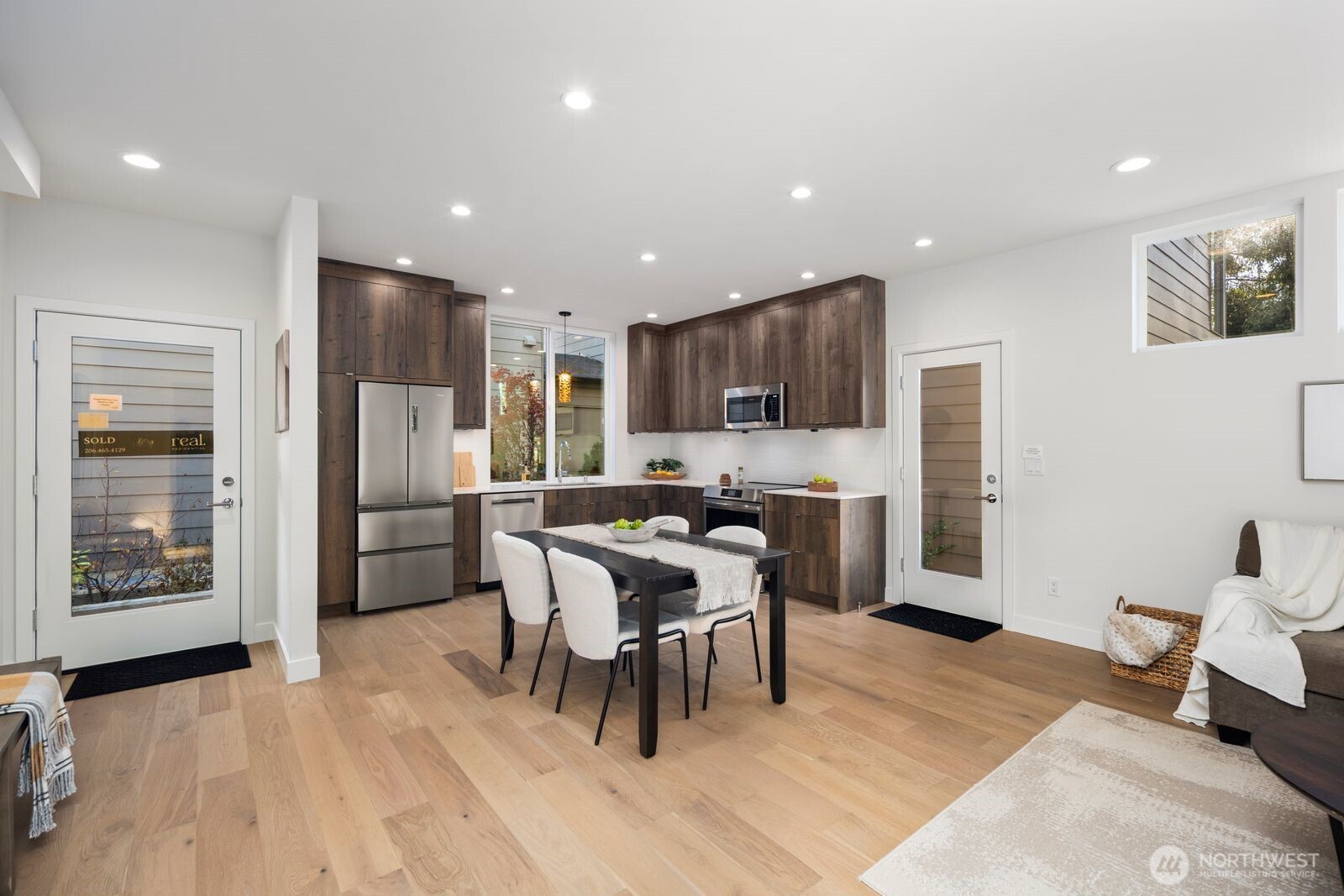 2665 51st Avenue Southwest Seattle, WA 98116 - Photo 12 of 28