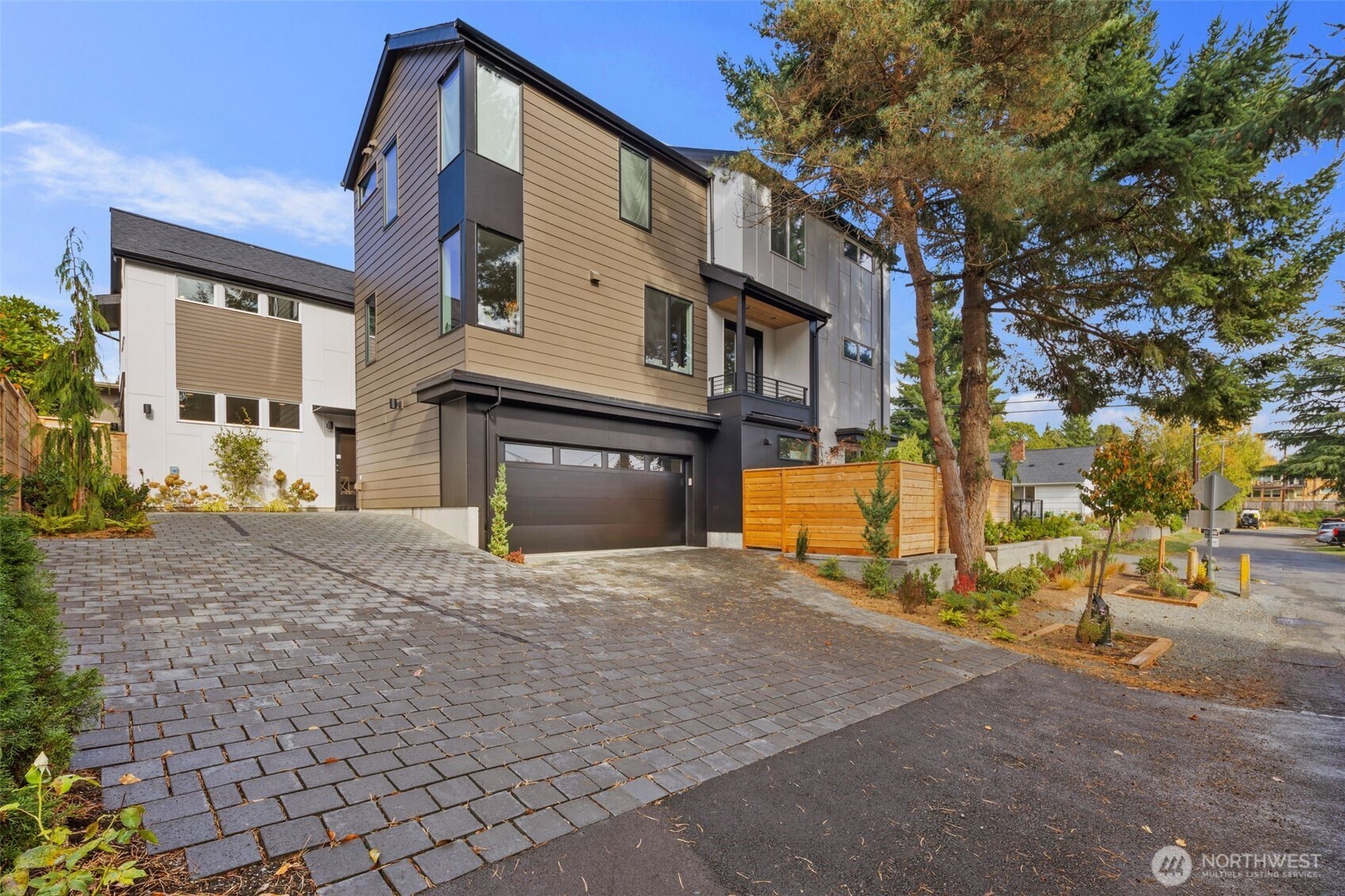 2665 51st Avenue Southwest Seattle, WA 98116 - Photo 16 of 28