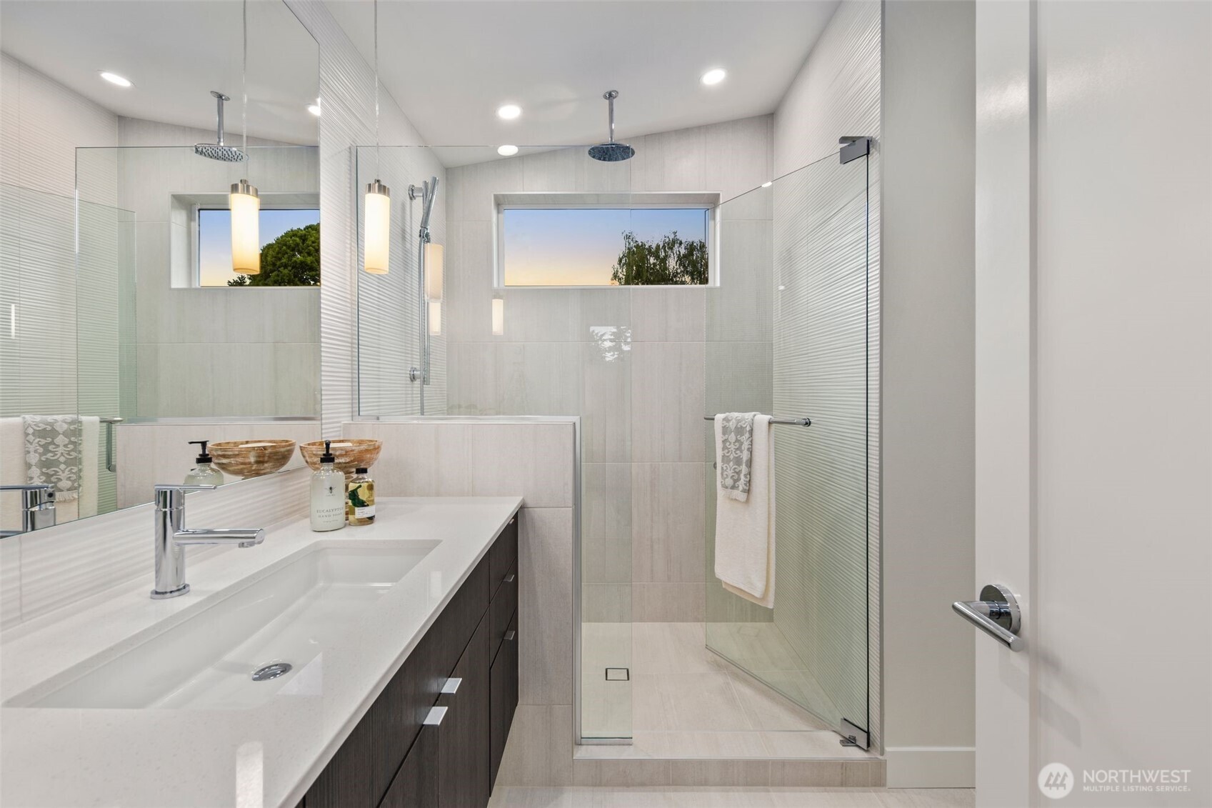 2665 51st Avenue Southwest Seattle, WA 98116 - Photo 21 of 28