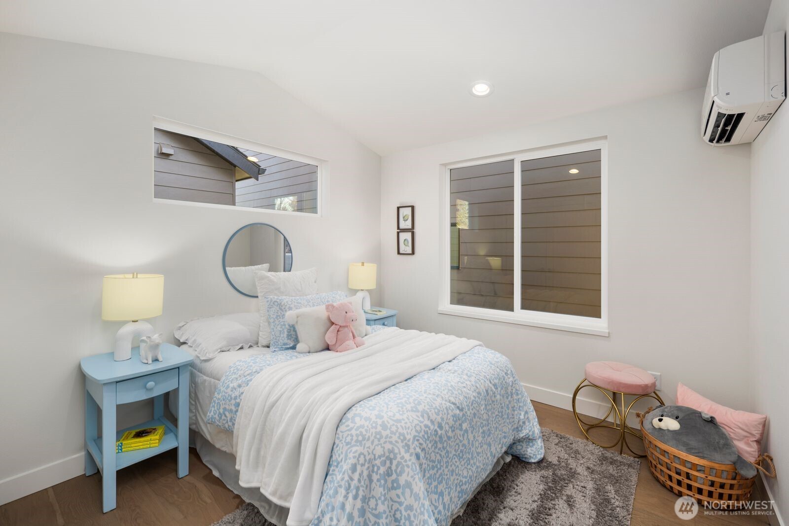 2665 51st Avenue Southwest Seattle, WA 98116 - Photo 24 of 28