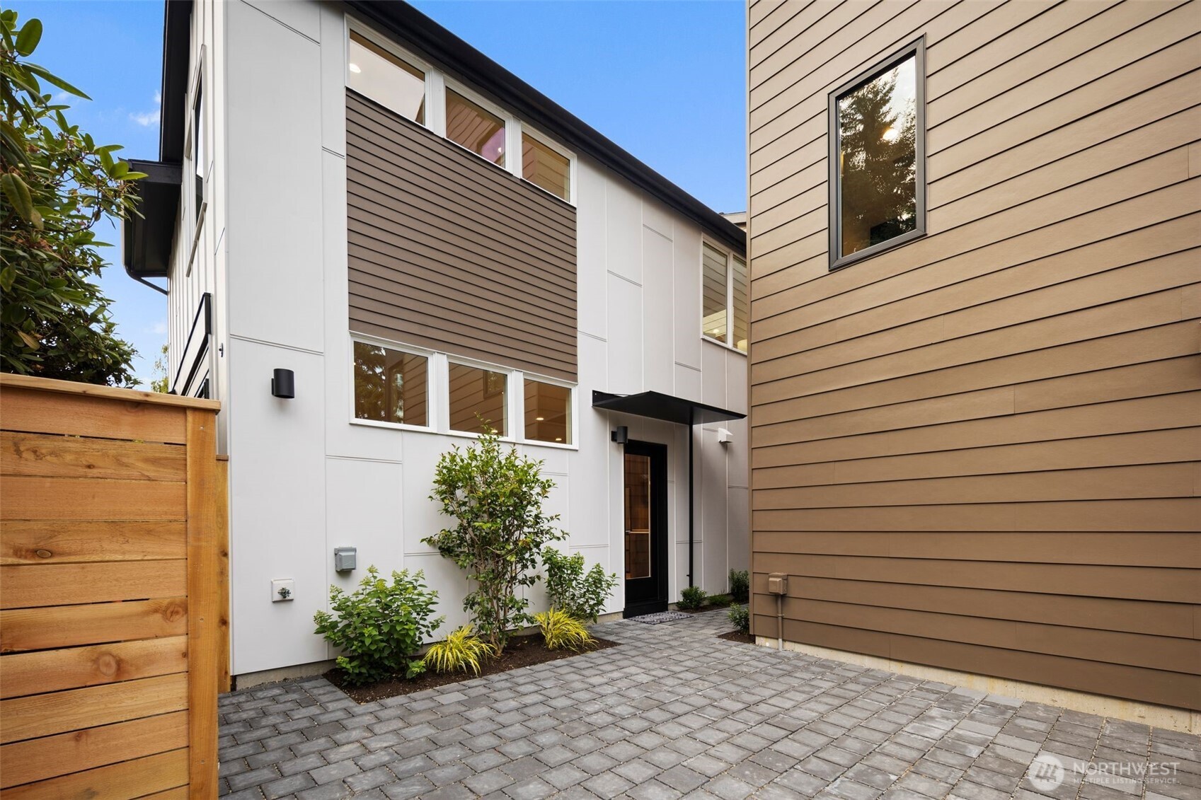 2665 51st Avenue Southwest Seattle, WA 98116 - Photo 27 of 28