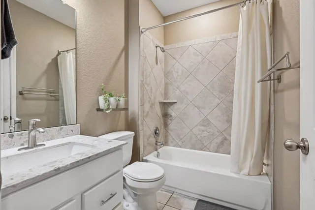 $309,000 | 2950 East Old Settlers Boulevard, Unit 96, Round Rock, TX 78665