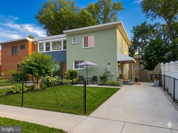 $349,900 | 907 East Meadow Court, Oxon Hill, MD 20745