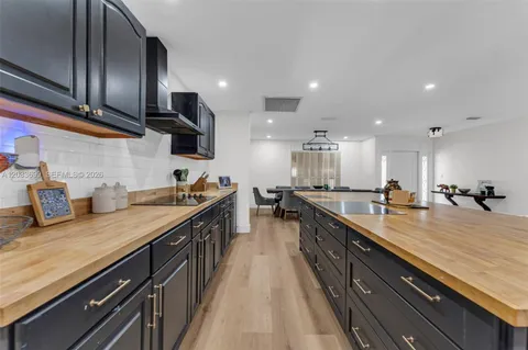 $957,000 | 680 Southwest 75th Avenue, Plantation, FL 33317