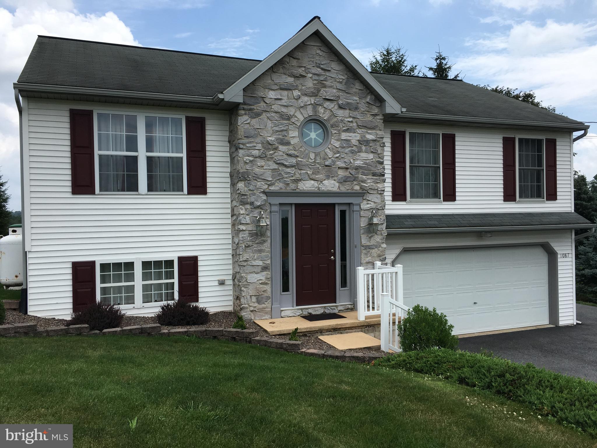 1087 Sun Valley Road Stevens, PA 17578 - Photo 1 of 25 Gallery Image 1