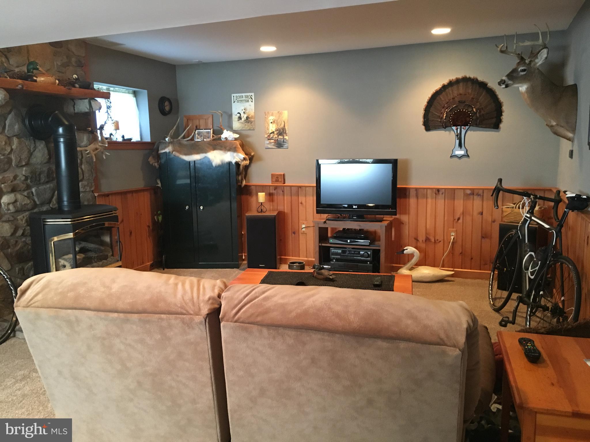 1087 Sun Valley Road Stevens, PA 17578 - Photo 22 of 25 Gallery Image 22