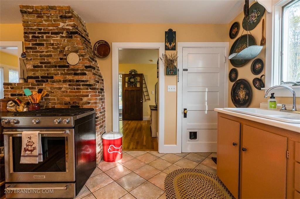 10 Johnson Road Scarborough, ME 04074 - Photo 18 of 35 Photo