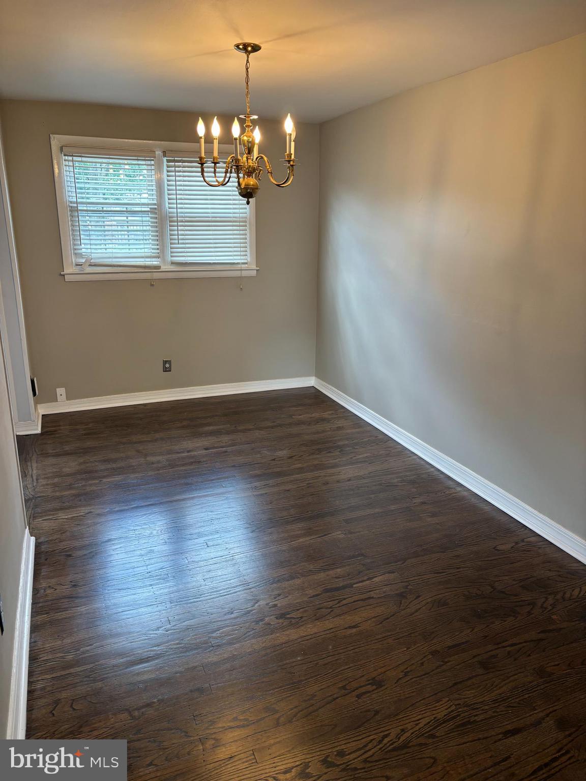 988 Grant Road Folcroft, PA 19032 - Photo 4 of 9 a view of a livingroom with wooden floor
