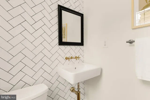 $899,000 | 2917 North Capitol Street Northeast, Washington, DC 20002