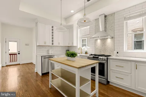 $899,000 | 2917 North Capitol Street Northeast, Washington, DC 20002