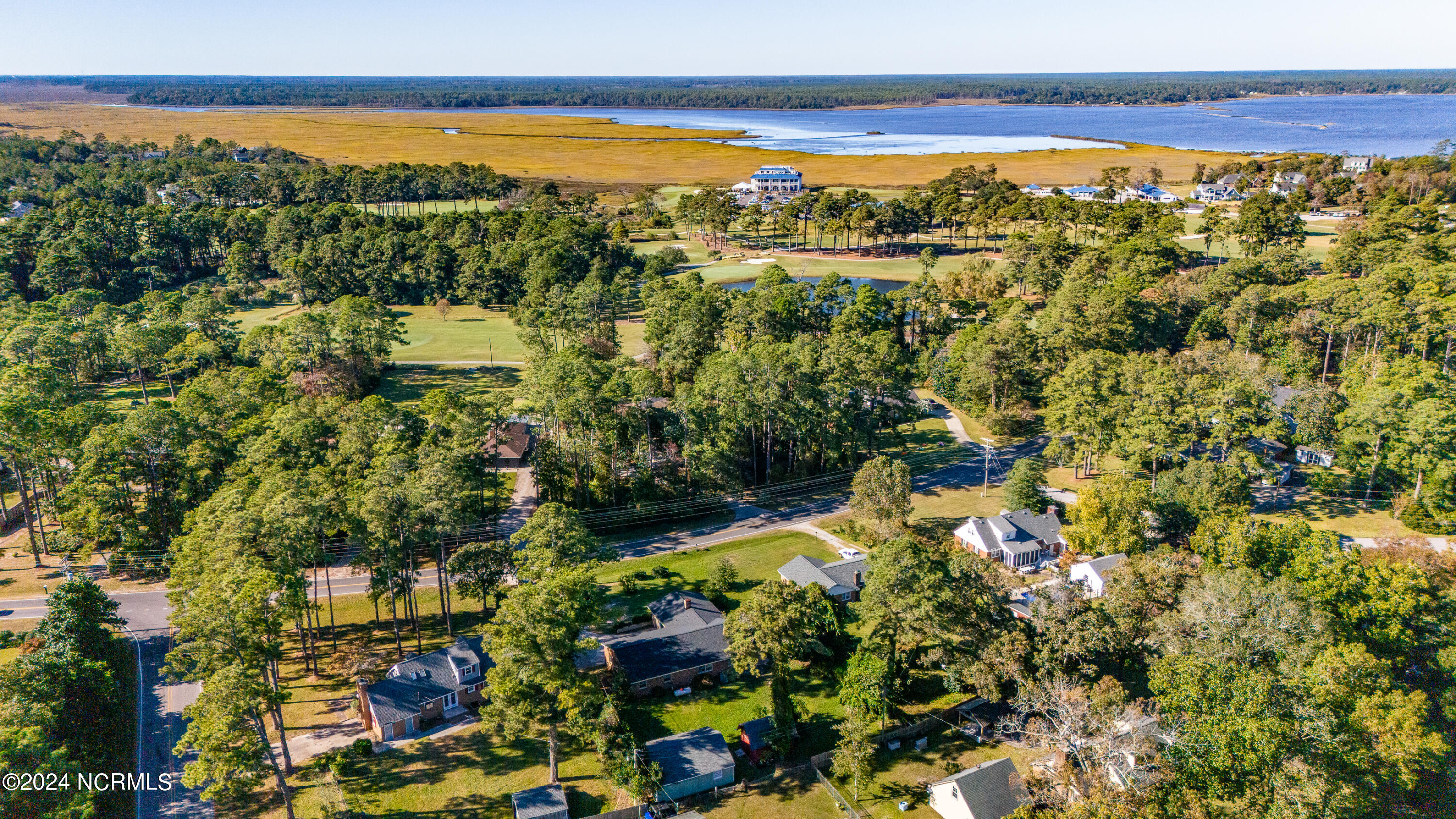 3105 Country Club Road Morehead City, NC 28557 - Photo 28 of 34 Aerial View