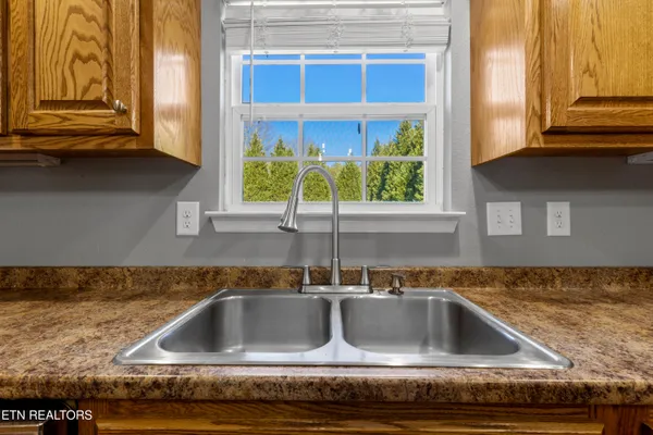 $315,000 | 155 Dogwood Lane, Spring City, TN 37381