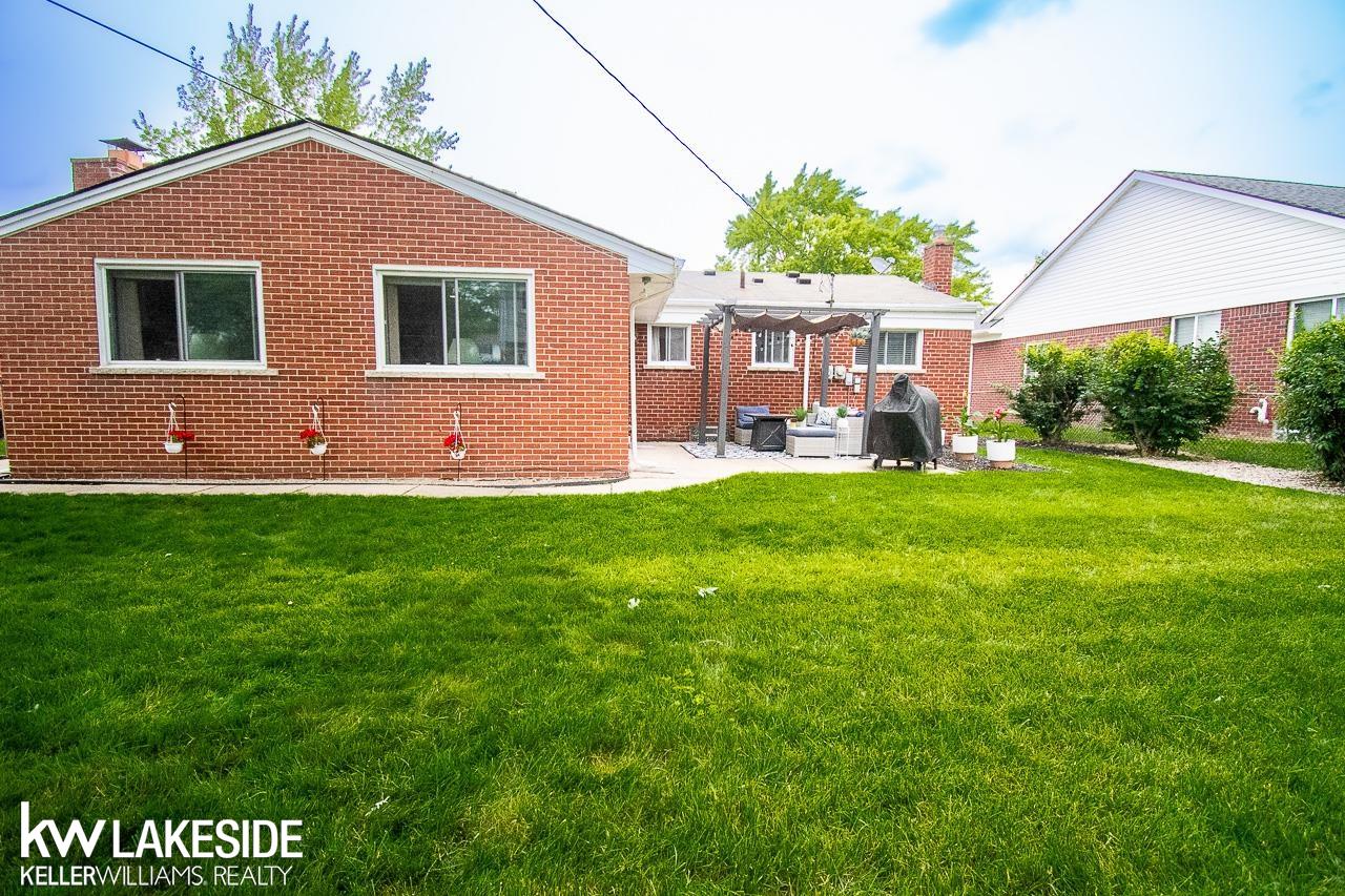 18530 Bittersweet Road Fraser, MI 48026 - Photo 22 of 24