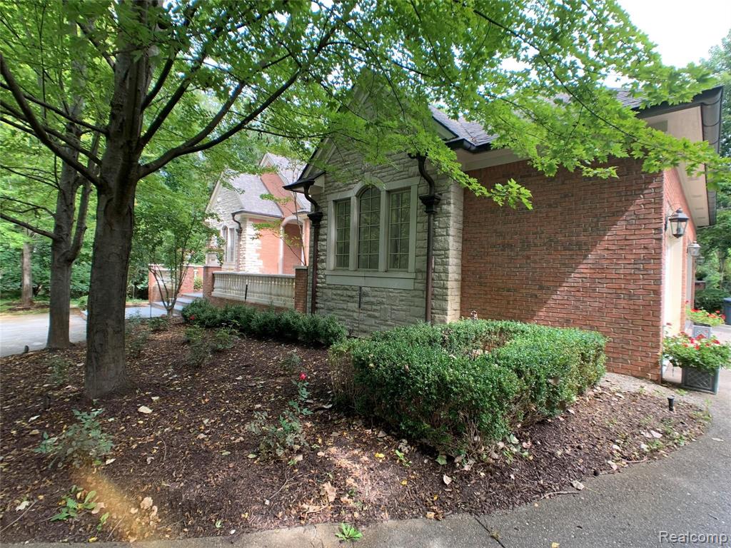 30246 Inkster Road Franklin, MI 48025 - Photo 5 of 53