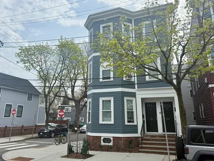 $680,000 | 26 Plymouth Street, Unit 3, Cambridge, MA 02141