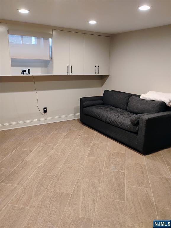 9 Harris Place, Unit 1X Fair Lawn, NJ 07410 - Photo 11 of 18 a living room with furniture