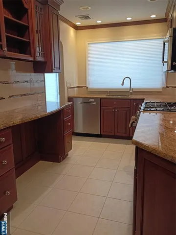 $5,500 | 9 Harris Place, Unit 1X, Fair Lawn, NJ 07410