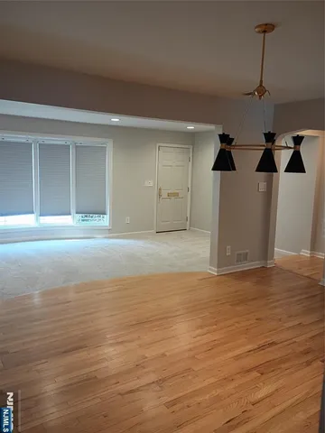 $5,500 | 9 Harris Place, Unit 1X, Fair Lawn, NJ 07410