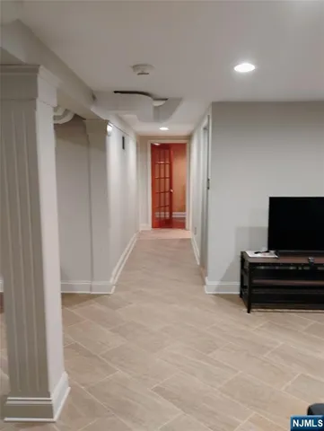 a view of livingroom with furniture