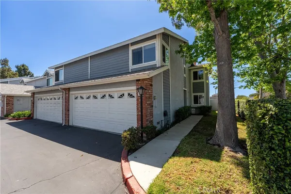 $899,000 | 939 West 19th Street, Unit A1, Costa Mesa, CA 92627