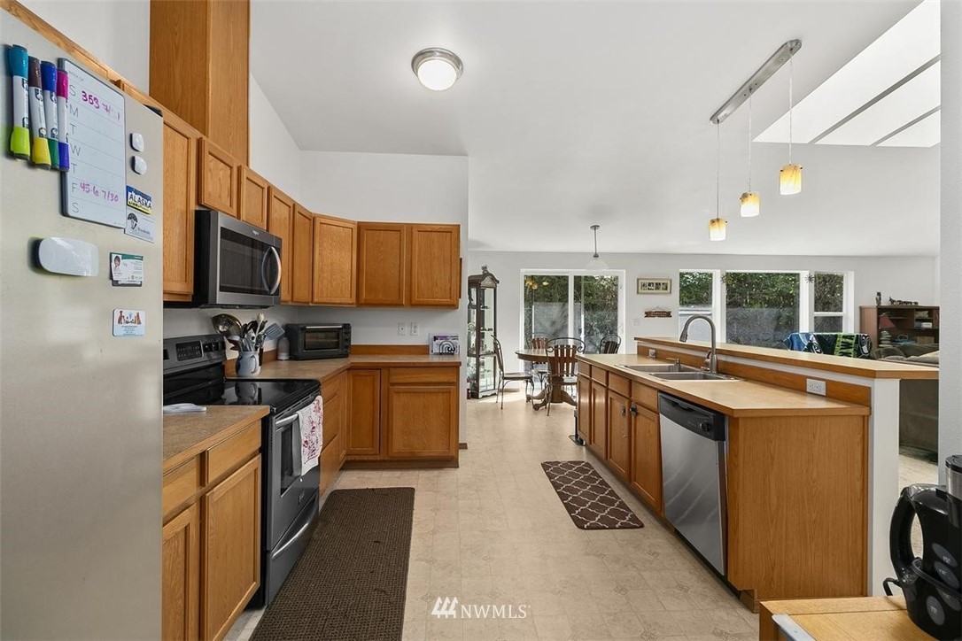 6736 Southeast Sedgwick Road Port Orchard, WA 98366 - Photo 14 of 40 Gallery Image 14