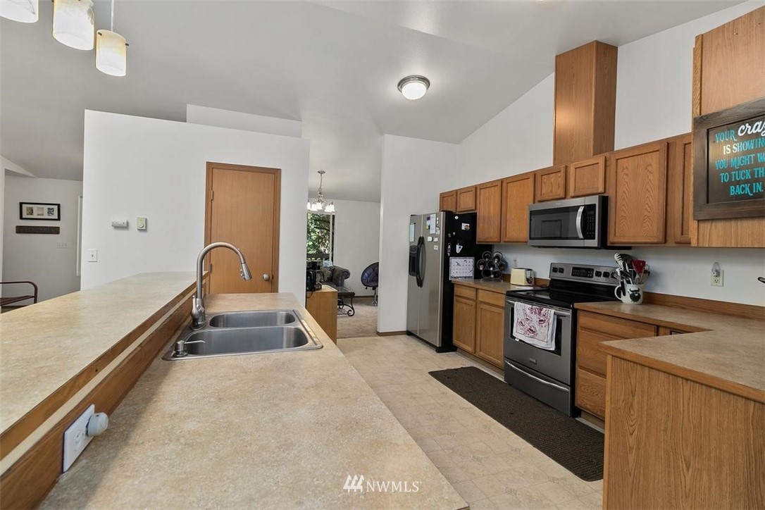 6736 Southeast Sedgwick Road Port Orchard, WA 98366 - Photo 17 of 40 Gallery Image 17