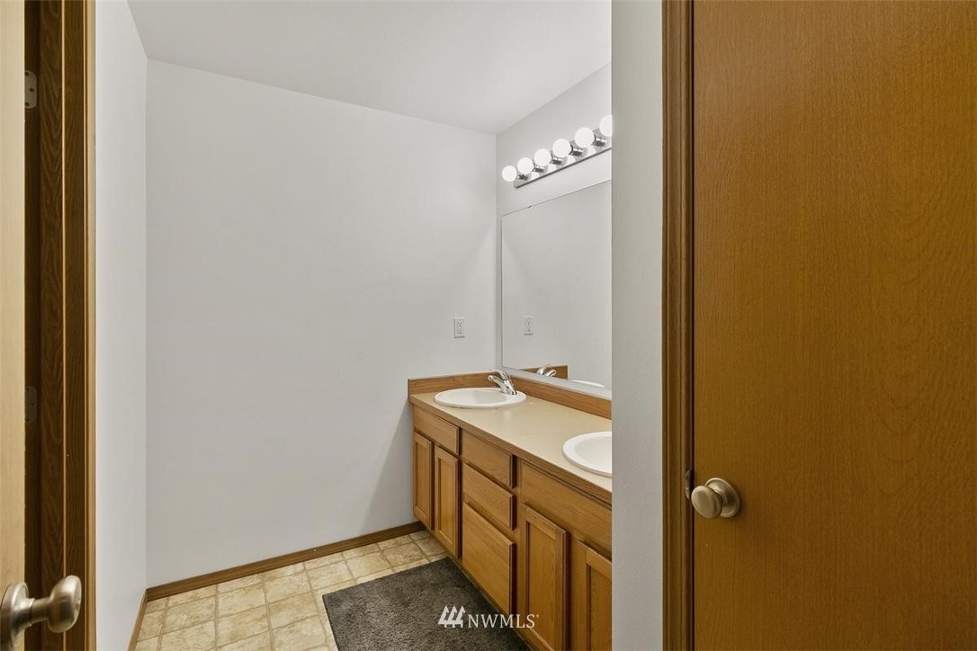 6736 Southeast Sedgwick Road Port Orchard, WA 98366 - Photo 34 of 40 Gallery Image 34