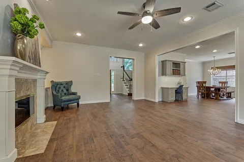 $570,000 | 16707 Avenfield Road, Tomball, TX 77377