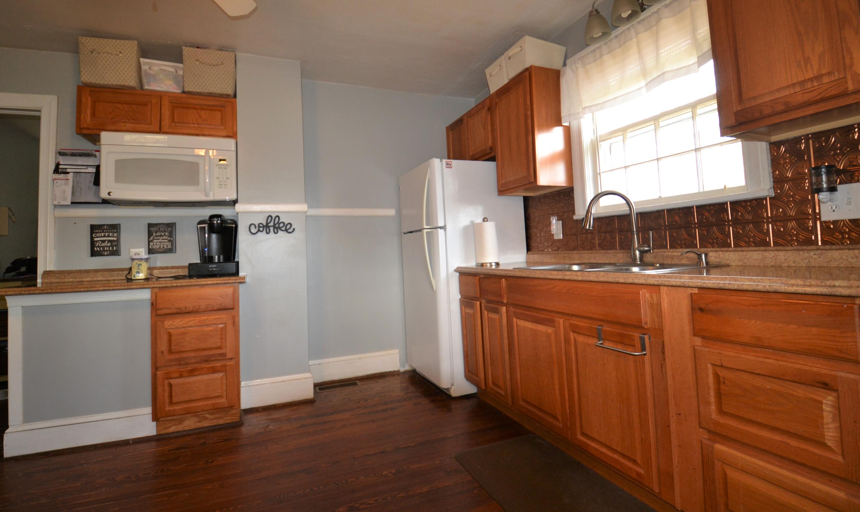 3792 Bandy Road Roanoke, VA 24014 - Photo 4 of 14 Kitchen2