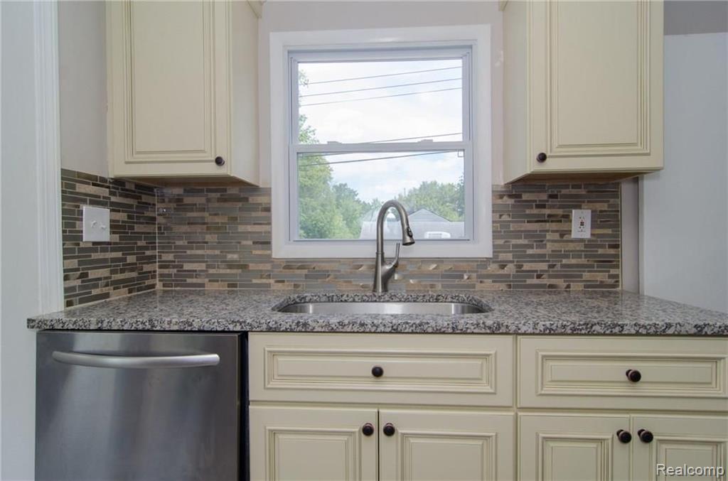 3550 Woodcrest Road Rochester Hills, MI 48309 - Photo 32 of 51