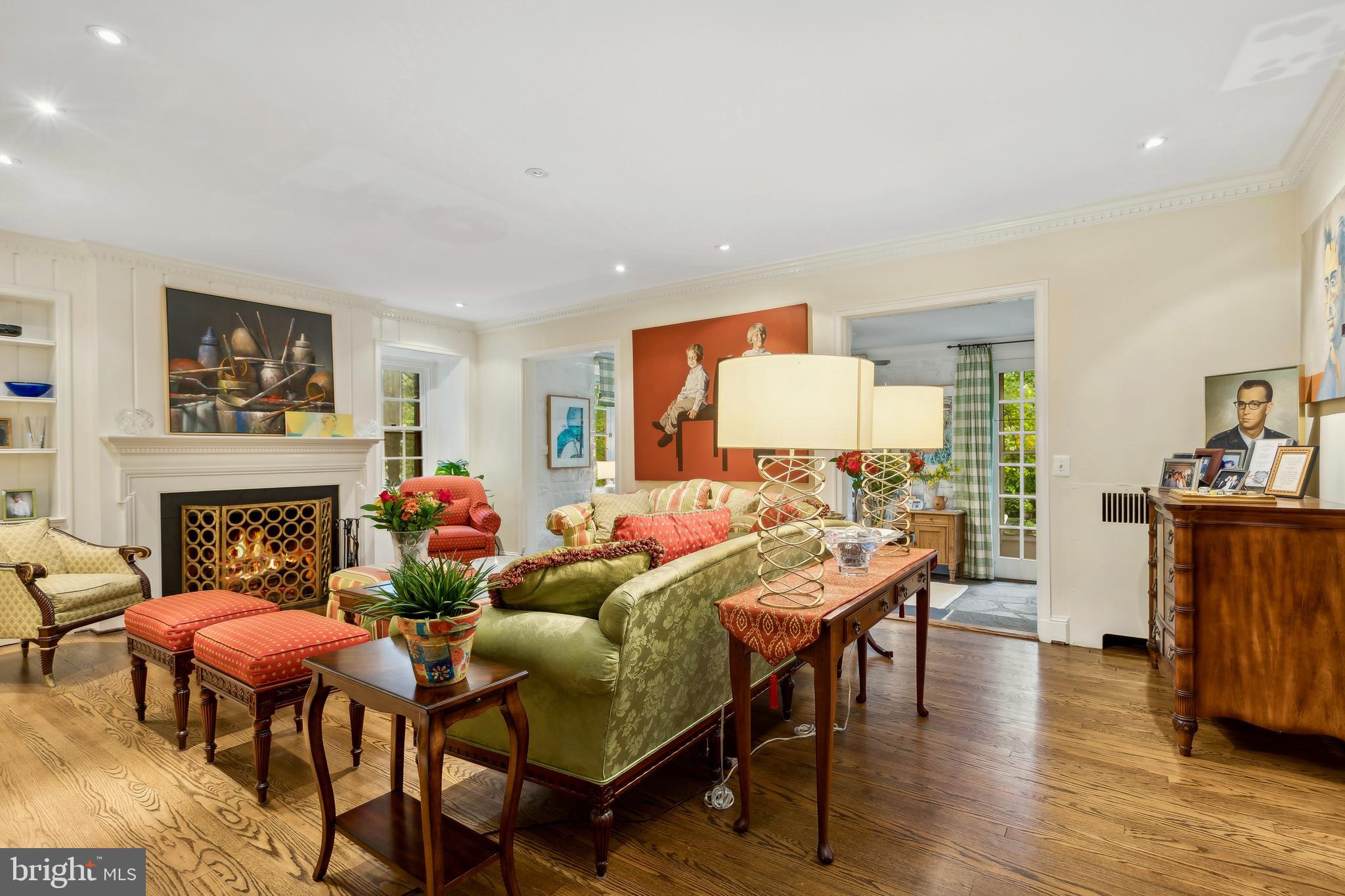 305 Overhill Road Baltimore, MD 21210 - Photo 22 of 90 Living Room