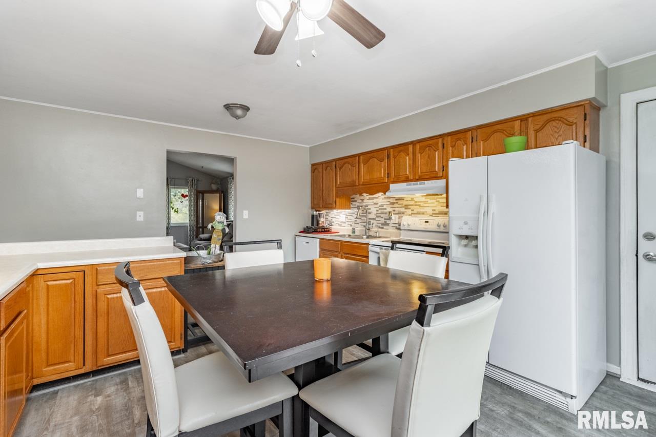 4817 North Koerner Road Peoria, IL 61615 - Photo 11 of 37 Gallery Image 11