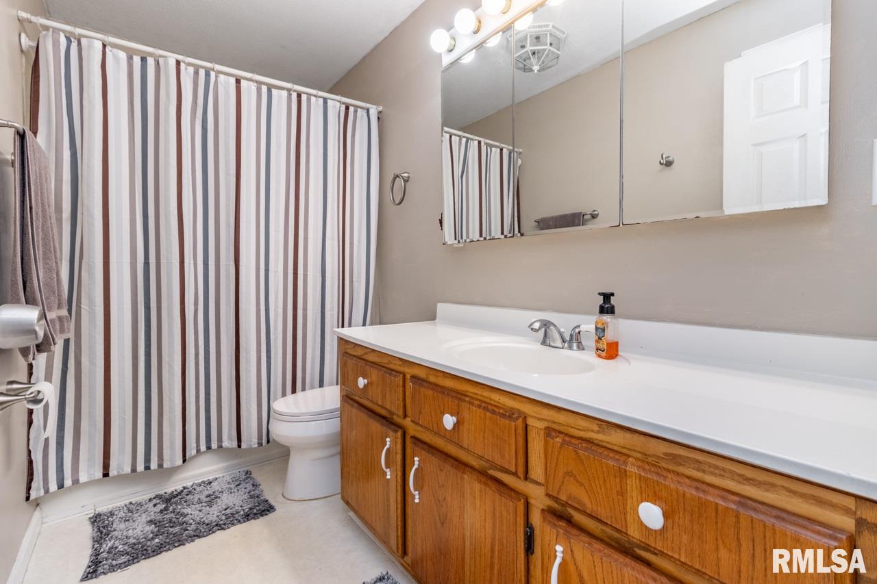 4817 North Koerner Road Peoria, IL 61615 - Photo 13 of 37 Gallery Image 13