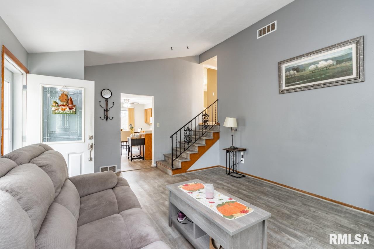 4817 North Koerner Road Peoria, IL 61615 - Photo 5 of 37 Gallery Image 5