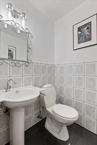 $475,000 | 414 South Dee Road, Park Ridge, IL 60068