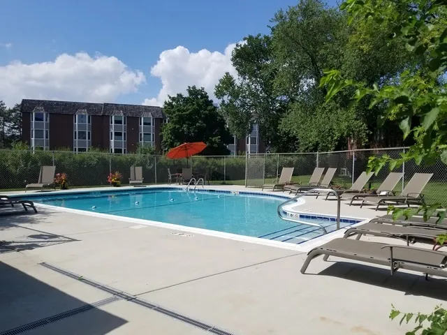 $475,000 | 414 South Dee Road, Park Ridge, IL 60068