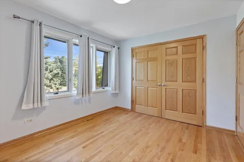 $475,000 | 414 South Dee Road, Park Ridge, IL 60068