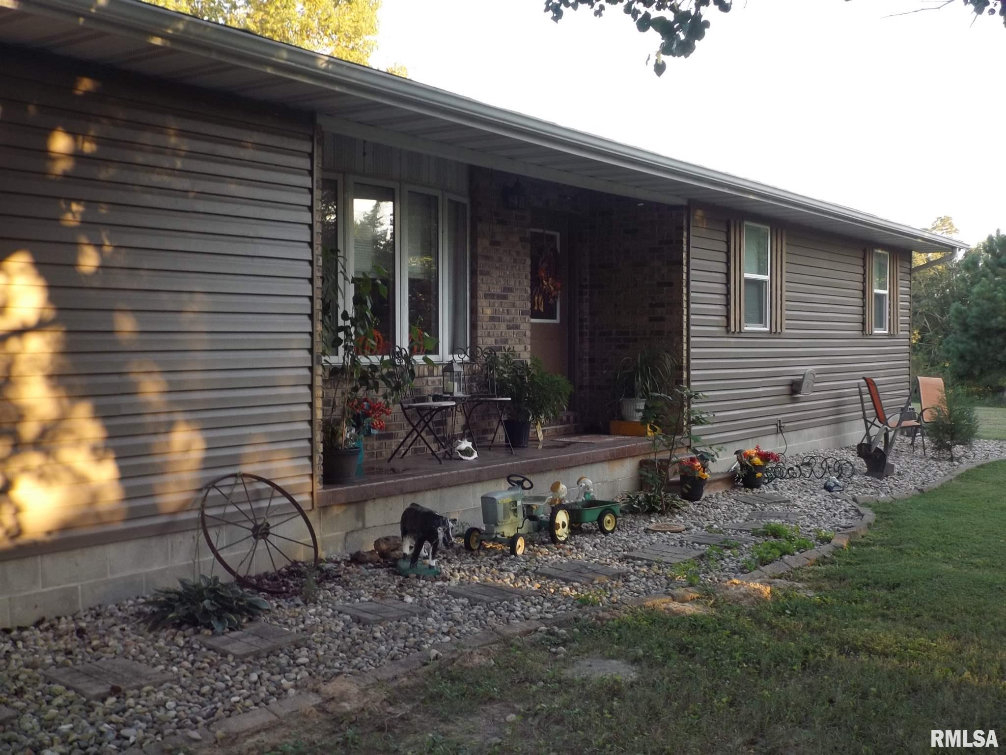 425 Chigger Ridge Road Creal Springs, IL 62922 - Photo 2 of 32 Gallery Image 2