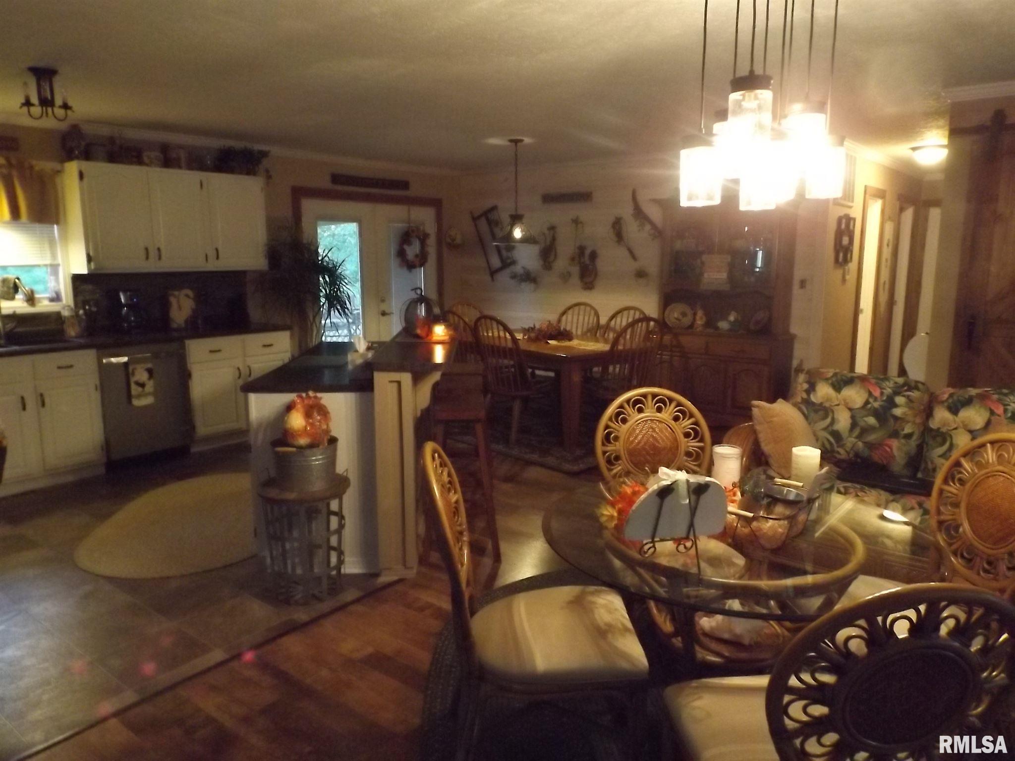 425 Chigger Ridge Road Creal Springs, IL 62922 - Photo 8 of 32 Gallery Image 8
