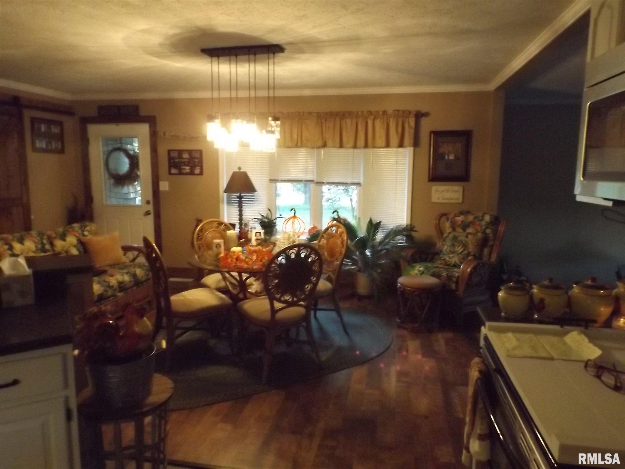 425 Chigger Ridge Road Creal Springs, IL 62922 - Photo 9 of 32 Gallery Image 9