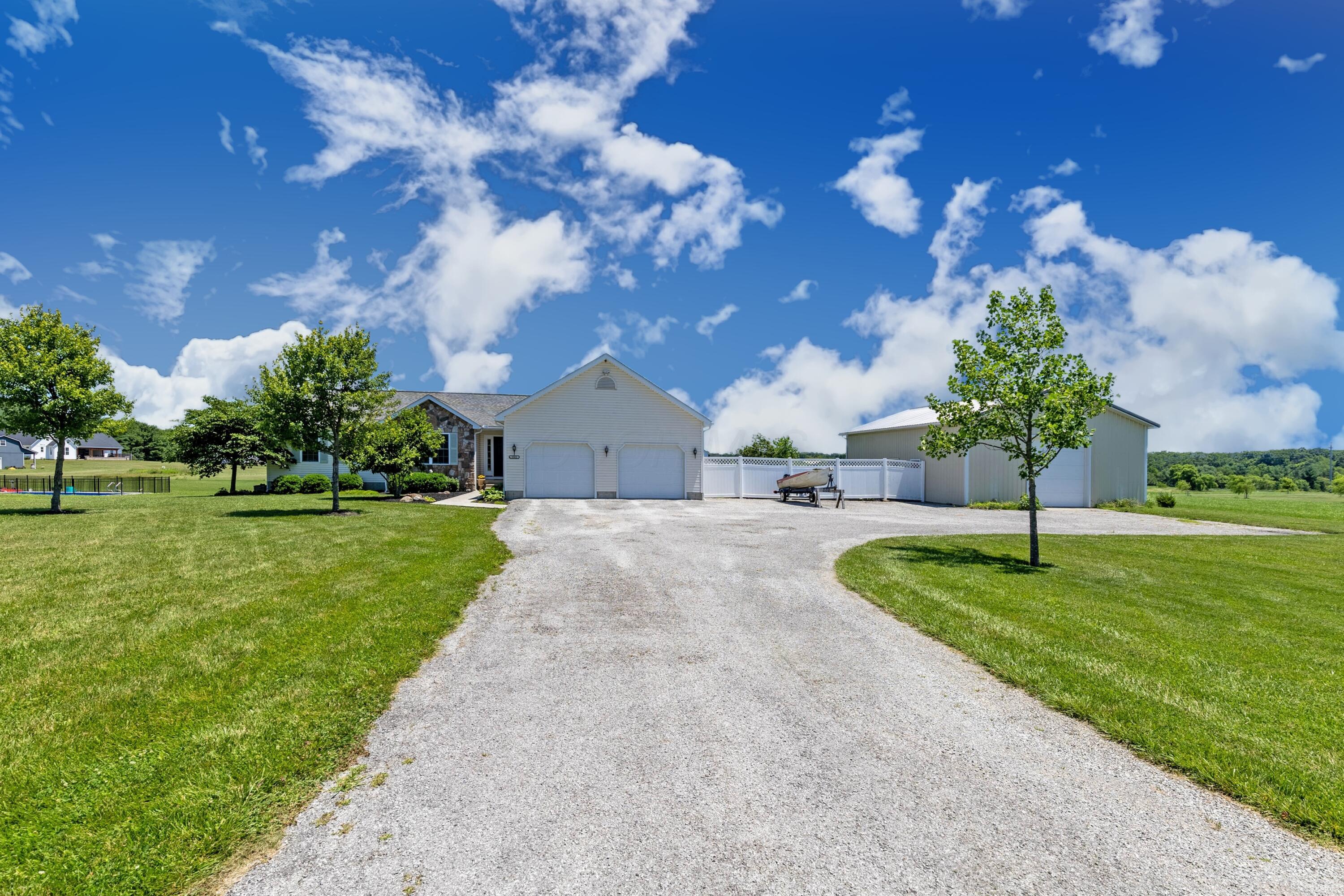 3582 Panhandle Road Delaware, OH 43015 - Photo 2 of 65 2. Front Drive