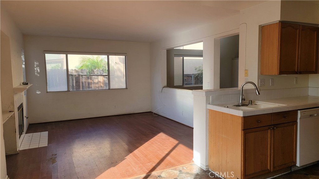 868 Pathfinder Way Corona, CA 92878 - Photo 3 of 12