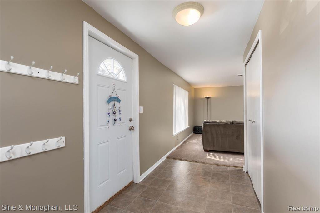 308 North Rochester Road, Unit 9 Clawson, MI 48017 - Photo 2 of 21