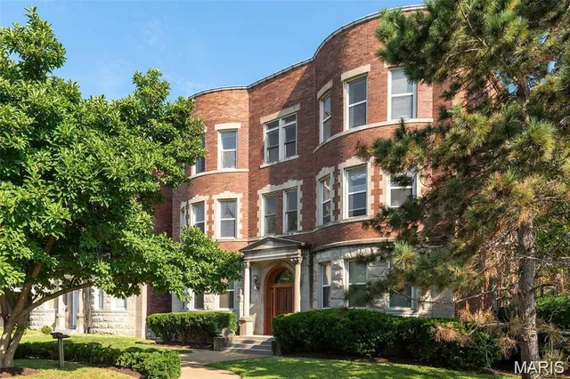 $1,500 | 4317 Lindell Boulevard, Unit H, St. Louis, MO 63108