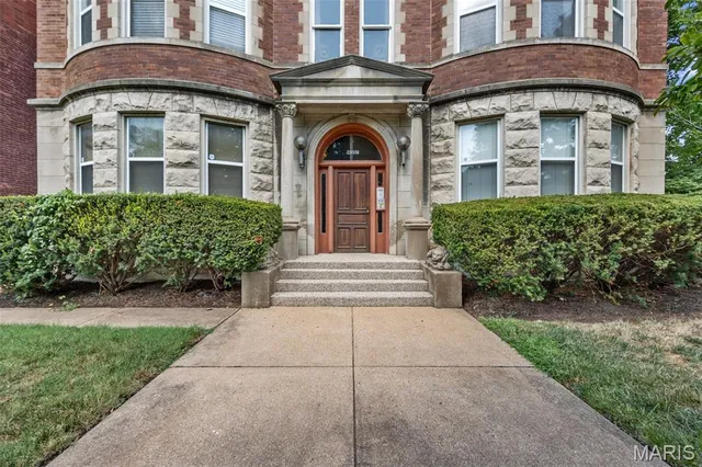 $1,500 | 4317 Lindell Boulevard, Unit H, St. Louis, MO 63108