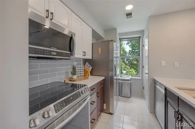 $1,500 | 4317 Lindell Boulevard, Unit H, St. Louis, MO 63108