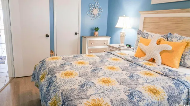 $184,900 | 7509 North Ocean Boulevard, Unit 902, Myrtle Beach, SC 29572