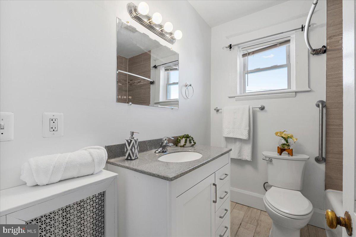4422 Old York Road Baltimore, MD 21212 - Photo 26 of 37 Full upper level bathroom