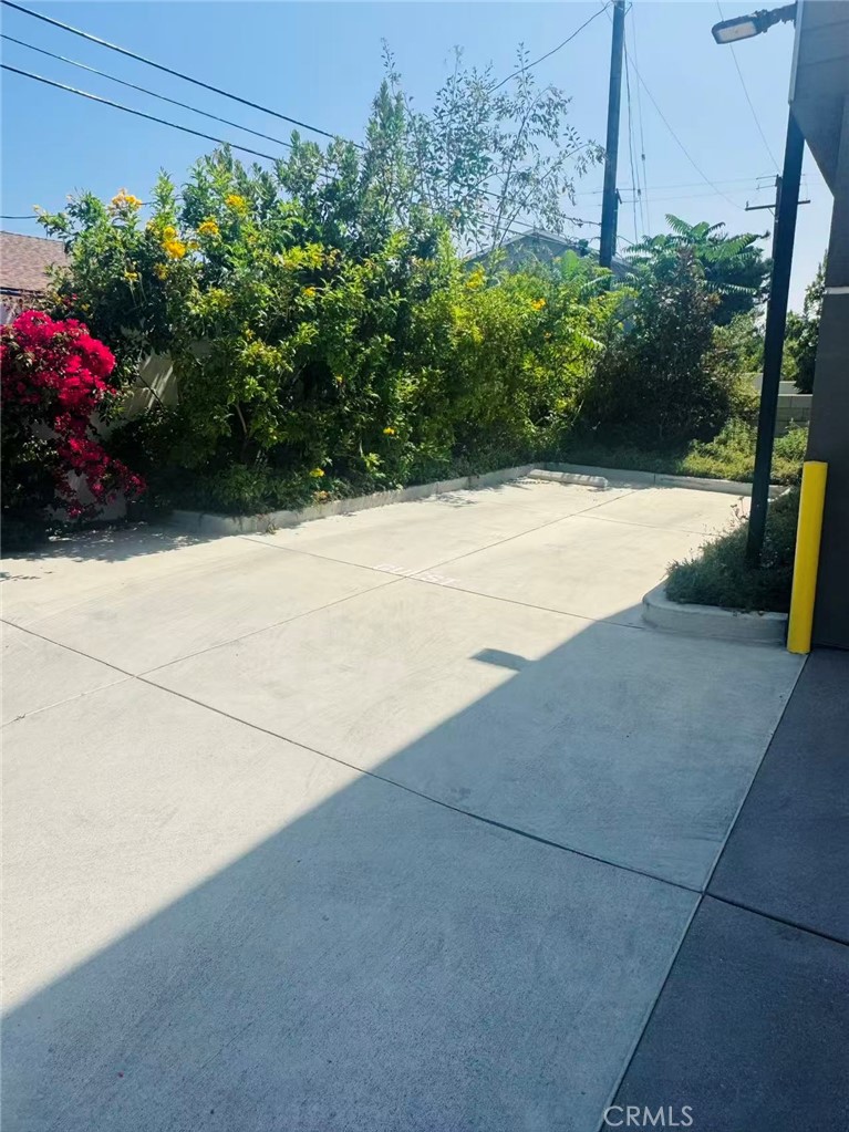 721 West Duarte Road, Unit B Monrovia, CA 91016 - Photo 3 of 24
